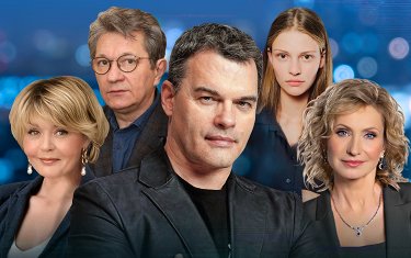 Орыс порносы: Бір қызды ұрып-соғады Жалаңаш орыс әйелдерінің жеке видеосы